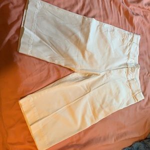 Medium white 3/4 length women’s golf pants